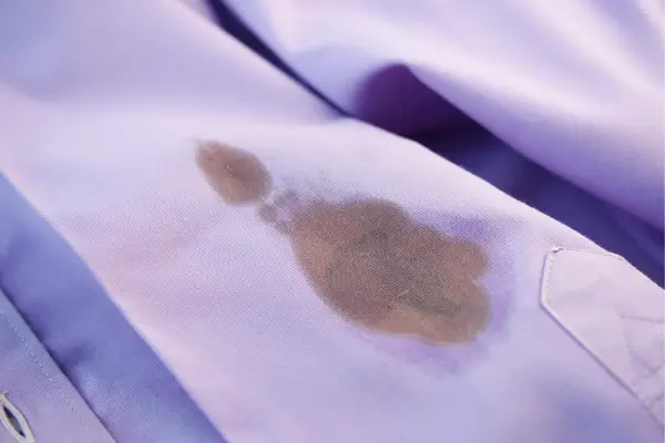 Como tirar mancha de óleo da roupa: soluções reais para cada tipo de manchinha